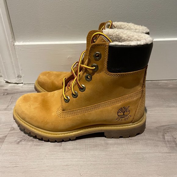 Women's Timberland Premium Boots Size 6 - Picture 2 of 5